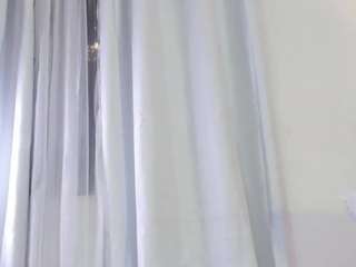 Luna live webcam show