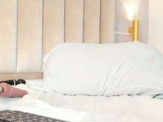 Camila live cam preview