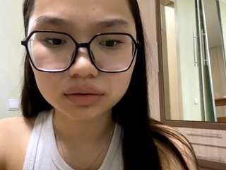 adriannabienkows... Live Webcam on CamSoda