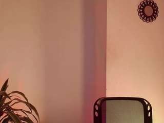 DulceDeyan live cam preview