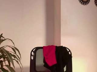 DulceDeyan live cam preview