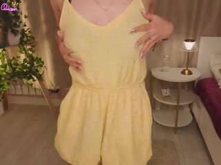 heikecastongvay live webcam show