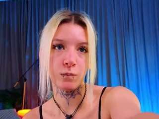 Live cam show with Aria