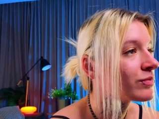 Live cam show with Aria