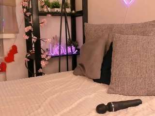 MirthGrave live webcam show
