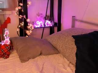 MirthGrave live webcam show