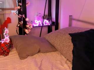 MirthGrave live webcam show
