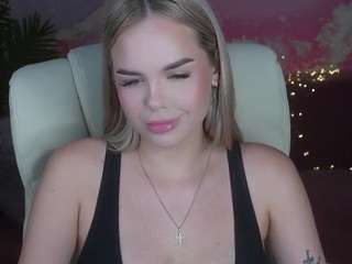 AuroraMore live webcam show