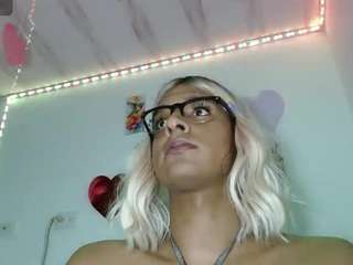 emilyadams6 live webcam show