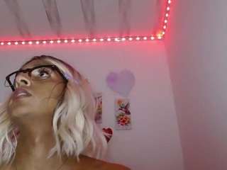 emilyadams6 live webcam show