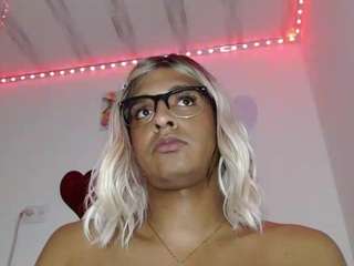 emilyadams6 live cam