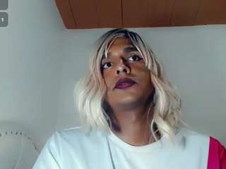 emilyadams6 live cam