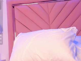 lola-26 live webcam show