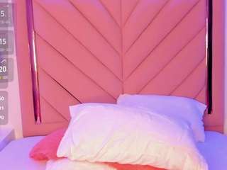 lola-26 live webcam show