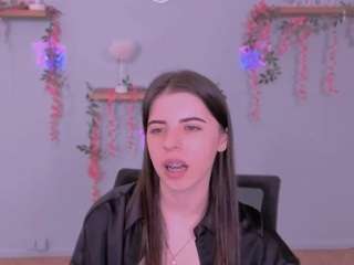 le modèle lyra-desire est en webcam porno dans un show sur le site camsoda, il possède les tags suivants: brown eyes,brown hair,natural,nature,no drinking,no smoking,tattoos,teen 18,white,young adult,hd