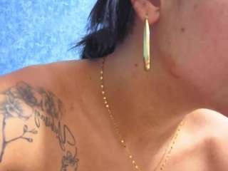 Live cam show with malia-fooxx