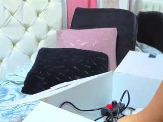 malia-fooxx live webcam show