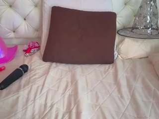 malia-fooxx live cam preview