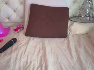 malia-fooxx live cam preview
