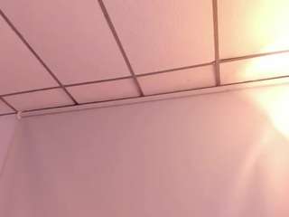 maywestt Live Webcam on CamSoda