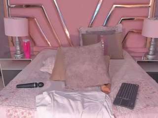 maywestt live webcam show