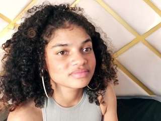 MichelLebronX live cam preview