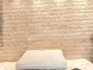 mirella-bowens Live Webcam on CamSoda