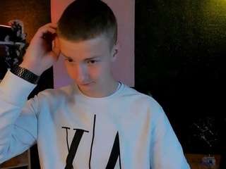 Colin-storm's cam show statistics and live stream