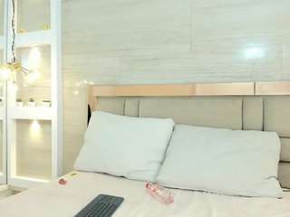 Laurent-Moore live cam — anal toys, armpits, sexting