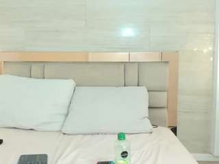 Laurent-Moore live cam — anal toys, armpits, sexting