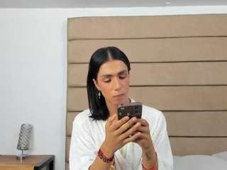Laurent-moore's cam show statistics and live stream