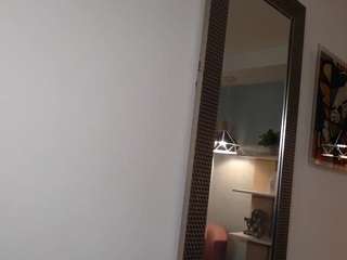 lucy-greey's live room