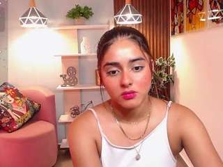 lucy-greey's live room