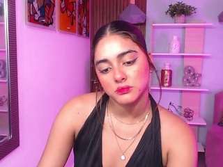 lucy-greey's live room