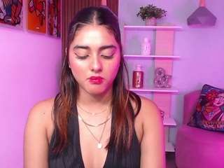 lucy-greey live webcam show