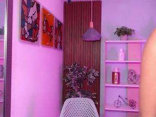 lucy-greey live webcam show