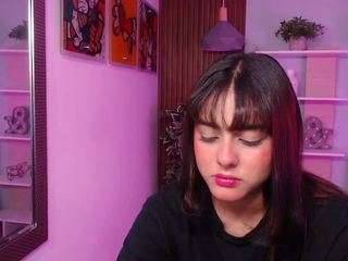 lucy-greey live webcam show