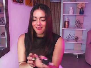 Lucy-Greey live cam preview