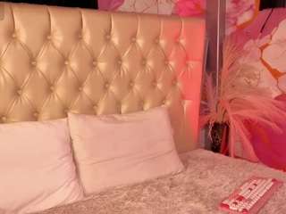 luna-issy live webcam show