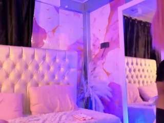 luna-issy live webcam show