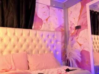 luna-issy live webcam show