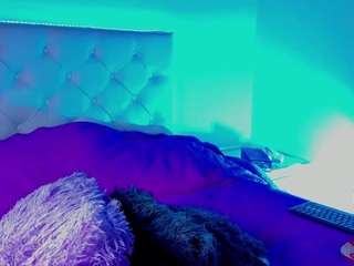 Lil-Violet live cam preview