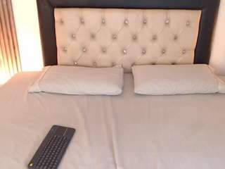 Sia-Foxx01 live cam preview