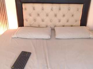 Sia-Foxx01 live cam preview