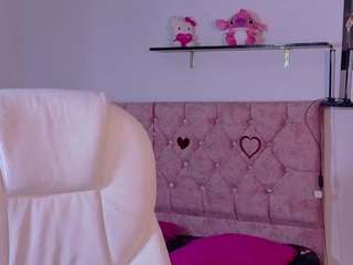 velinahoney Live Webcam on CamSoda