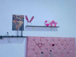 velinahoney live webcam show