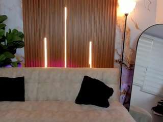 le modèle elamaxwell est en webcam porno dans un show sur le site camsoda, il possède les tags suivants: amateur,lush,twerk,toys,spank,shaved pussy,pussy,no smoking,brown eyes,natural,lovense,full nudity,fuck machine,fingering,erotic dance,drinking,dildo or vibrator,deepthroat,big tits,brown hair