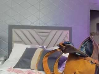 Live room thumbnail for AlissBloom