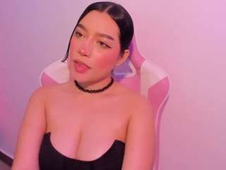 EMMAA-WALTON live cam