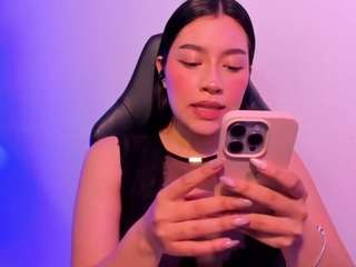 EMMAA-WALTON live cam preview